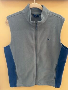 Vineyard Vines Men Grey Fleece Vest with Navy Panels size Medium